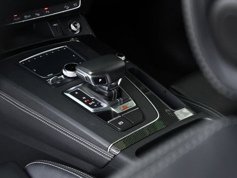 Used 2020 Audi SQ5 Prestige w/ Prestige Package image 23