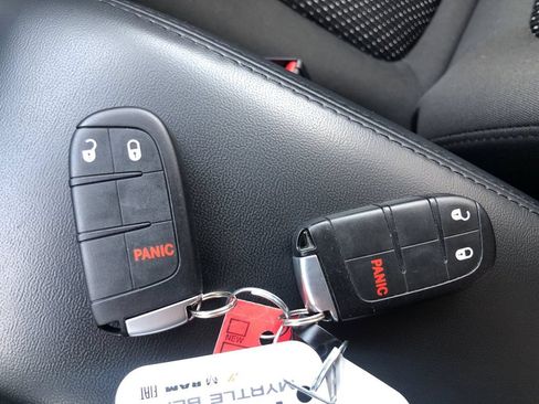 Used 2019 Dodge Journey SE w/ Connectivity Group FWD image 31