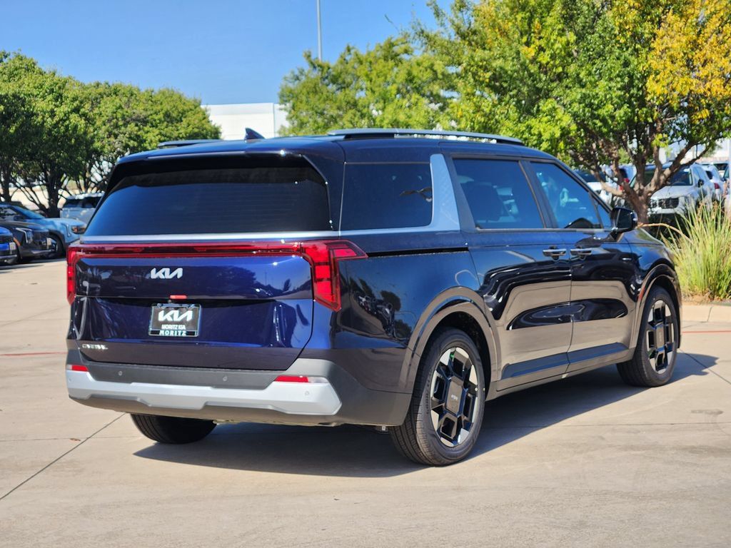 New 2027 Kia Carnival EX FWD image 5