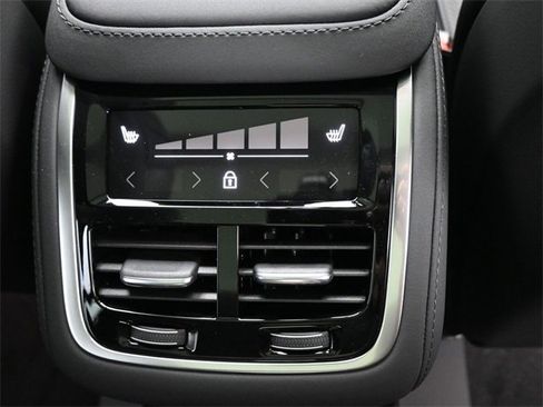 New 2026 Volvo XC90 B6 Plus image 37