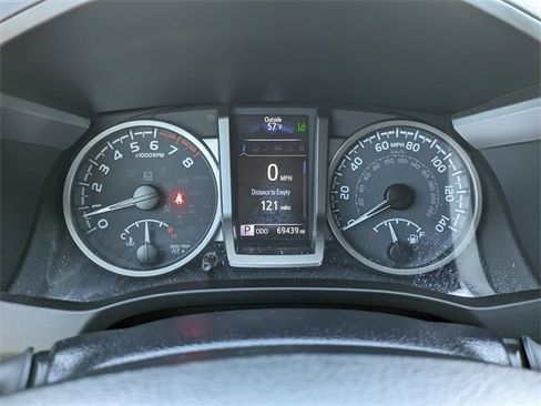 Used 2021 Toyota Tacoma Limited image 29