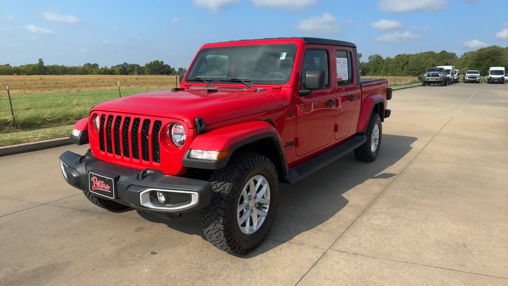 Used 2023 Jeep Gladiator Sport AWD/4WD image 3