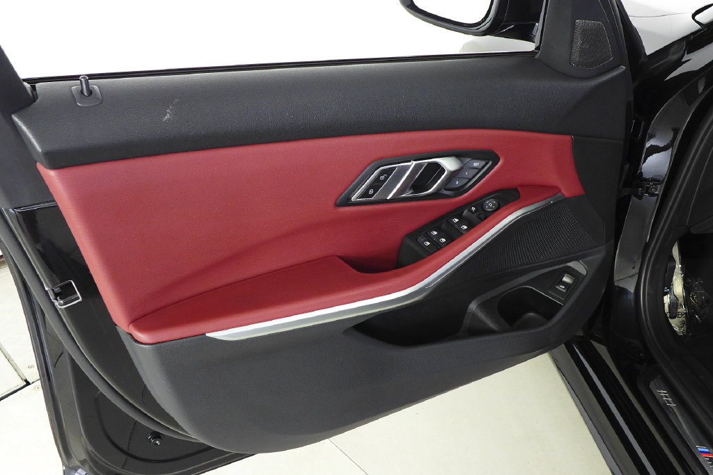 Used 2022 BMW M340i RWD image 11