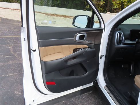 New 2026 Kia Sorento SX Prestige w/ Olive Brown Leather Package image 24