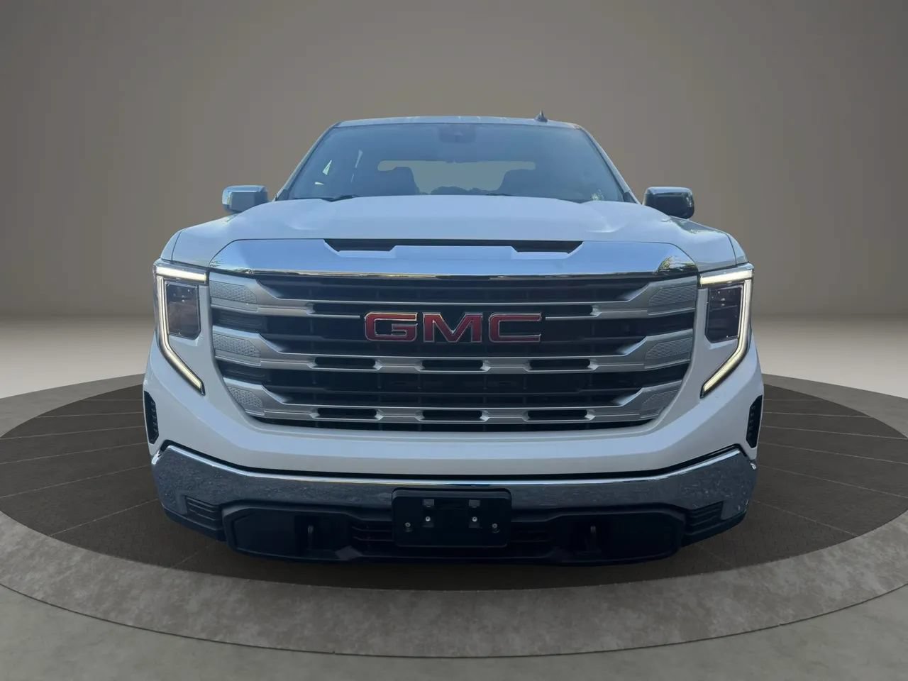Used 2023 GMC Sierra 1500 SLE w/ Enhanced Capability Package AWD/4WD image 2