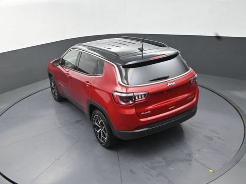 Used 2025 Jeep Compass Limited AWD/4WD image 27