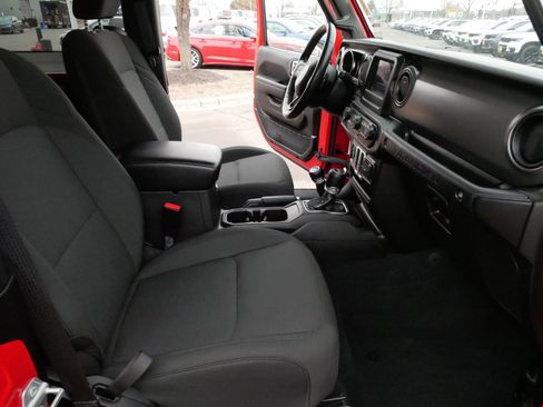 Used 2022 Jeep Wrangler Willys image 11