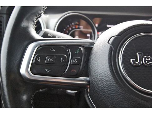 Used 2020 Jeep Wrangler Unlimited Sahara AWD/4WD image 15