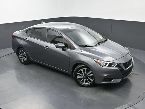 Used 2020 Nissan Versa SV FWD image 28