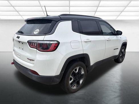 Used 2018 Jeep Compass Trailhawk w/ Leather Interior Group AWD/4WD image 3
