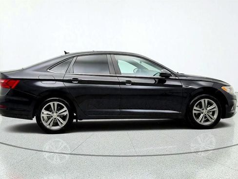 Used 2021 Volkswagen Jetta R-Line w/ R-Line Cold Weather Package FWD image 4