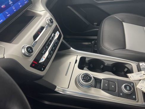 Used 2024 Ford Explorer XLT w/ Equipment Group 202A image 20