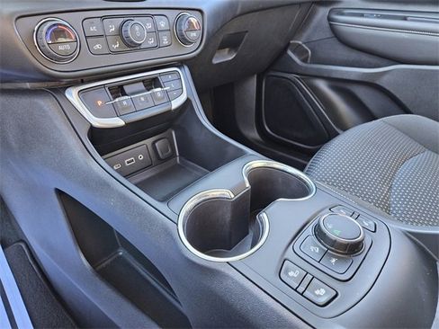 Used 2022 GMC Terrain SLE w/ Driver Convenience Package image 23