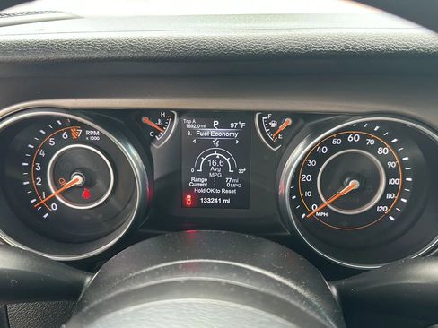 Used 2020 Jeep Gladiator Sport w/ Trailer Tow Package AWD/4WD image 32