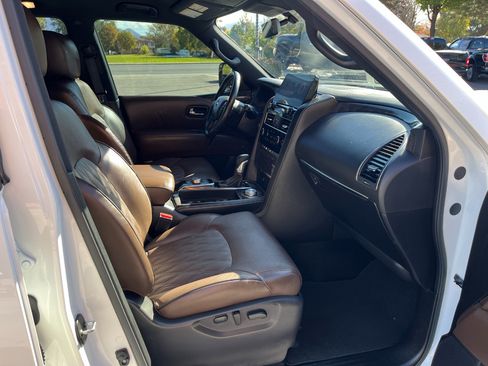 Used 2022 Nissan Armada Platinum w/ Captain's Chairs Package image 9