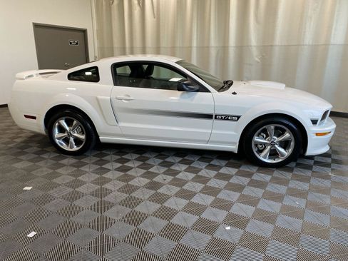 Used 2008 Ford Mustang GT RWD image 9