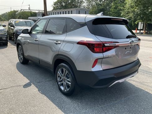 Used 2021 Kia Seltos LX AWD/4WD image 7