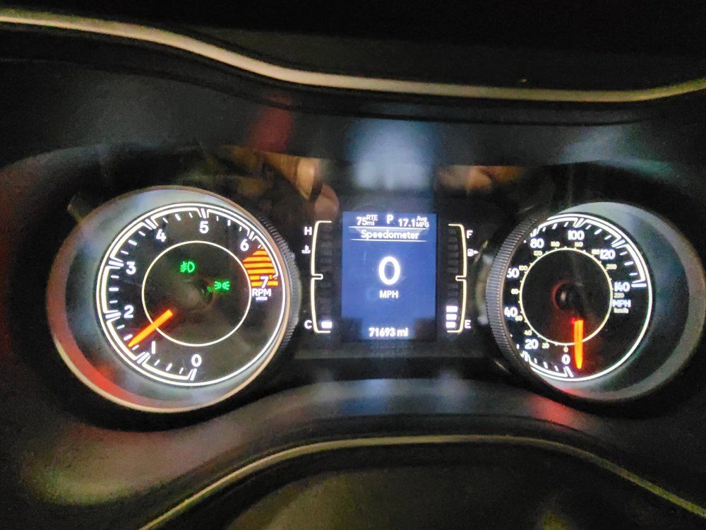 Used 2020 Jeep Cherokee Latitude Plus FWD image 23