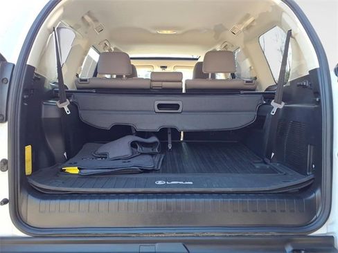 Used 2023 Lexus GX 460 Premium image 20