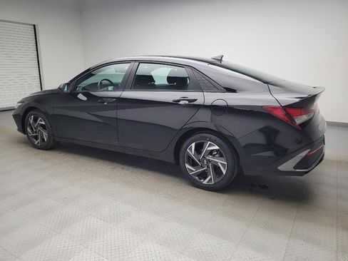 Used 2025 Hyundai Elantra Sport FWD image 3
