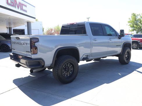 Used 2025 Chevrolet Silverado 2500 ZR2 w/ Technology Package AWD/4WD image 6