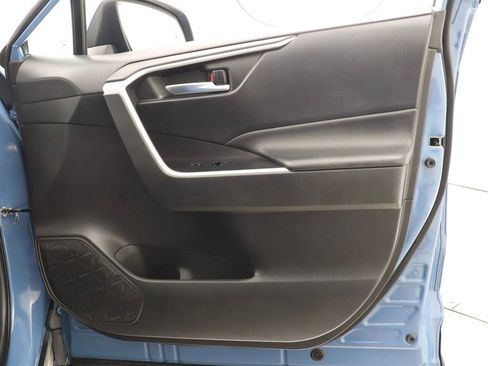 Used 2022 Toyota RAV4 SE w/ Convenience Package image 36