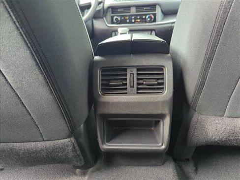 Used 2024 Nissan Rogue S image 19