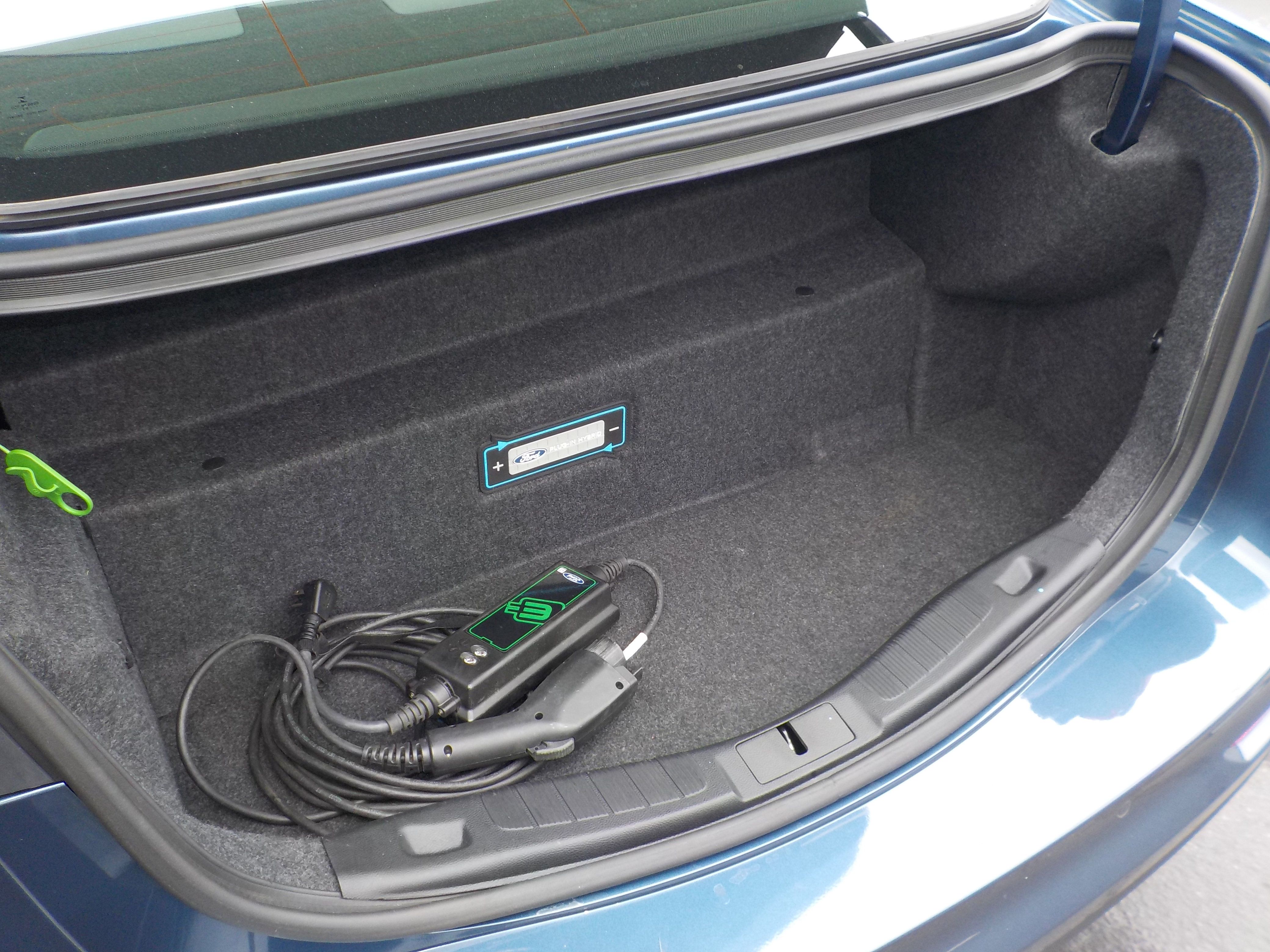 Used 2019 Ford Fusion Energi Titanium FWD image 17