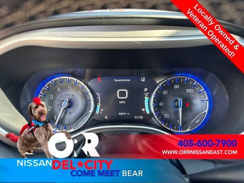 Used 2022 Chrysler Pacifica Touring-L FWD image 22