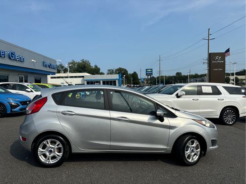 Used 2016 Ford Fiesta SE FWD image 3