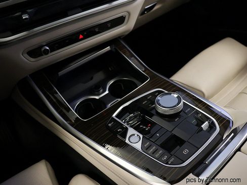 Used 2026 BMW X7 xDrive40i AWD/4WD image 25