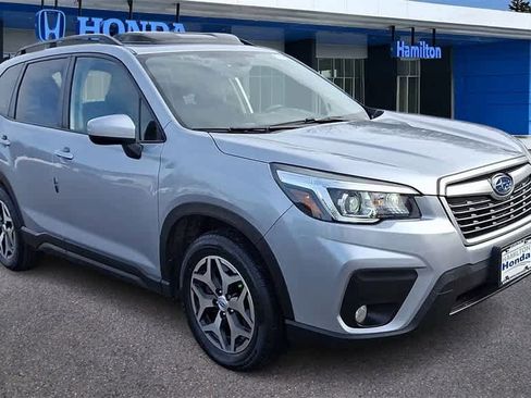 Used 2020 Subaru Forester Premium image 2