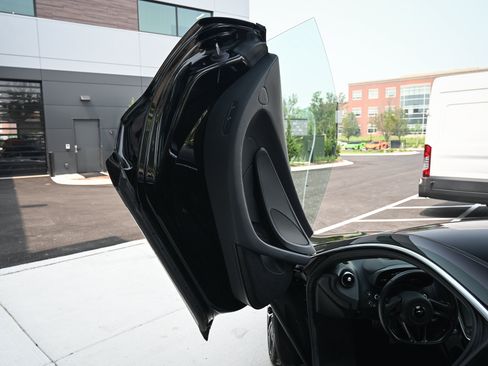 Used 2025 McLaren GTS RWD image 17