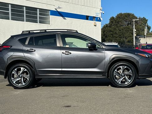 Used 2024 Subaru Crosstrek 2.0i Premium image 3