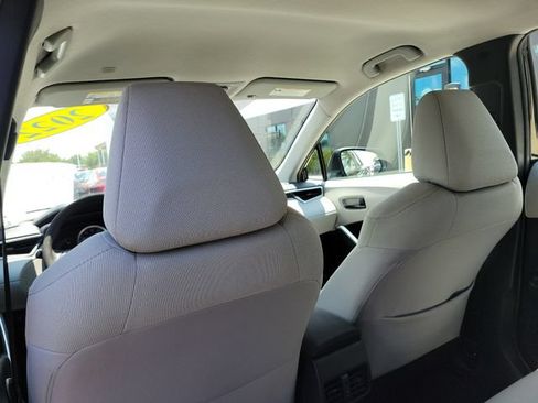 Used 2022 Toyota Corolla Cross L FWD image 10