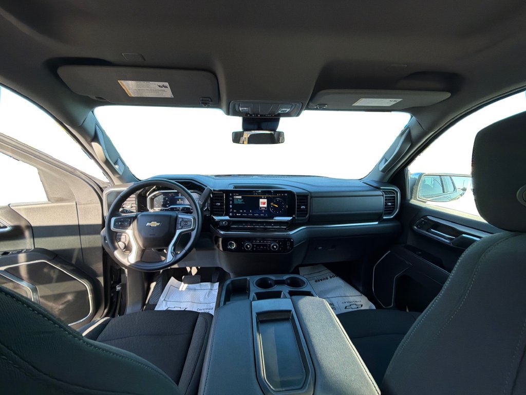 Used 2024 Chevrolet Silverado 1500 LT AWD/4WD image 9