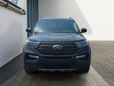Used 2023 Ford Explorer XLT w/ Equipment Group 202A AWD/4WD image 8