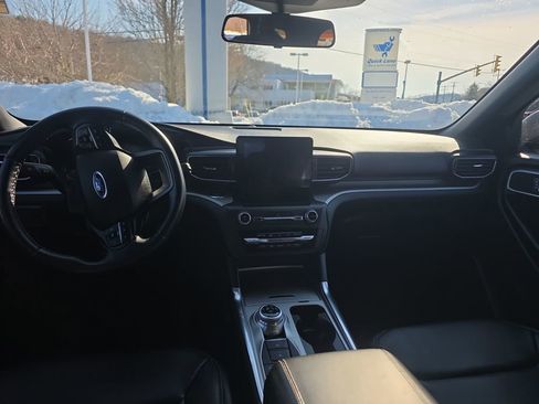 Used 2020 Ford Explorer XLT w/ Equipment Group 202A image 19