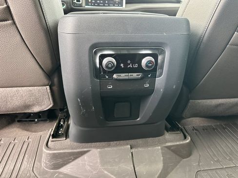 Used 2023 GMC Yukon Denali RWD image 23