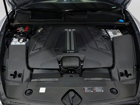 Used 2022 Bentley Bentayga image 18