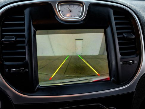 Used 2017 Chrysler 300 Limited w/ Value Package image 27