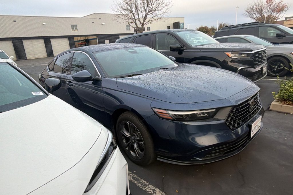 Certified 2023 Honda Accord EX image 1