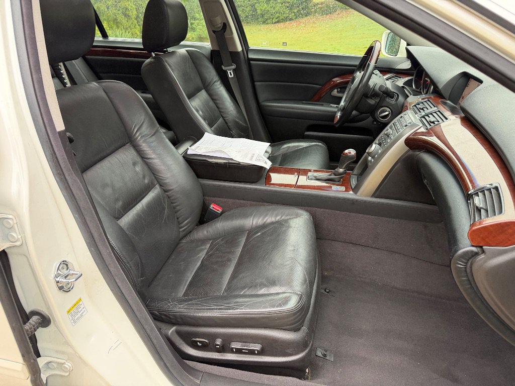 Used 2010 Acura RL w/ Technology Package AWD/4WD image 24