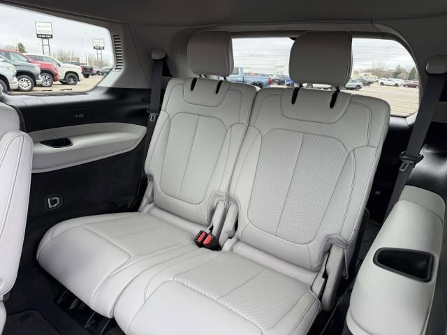 Used 2021 Jeep Grand Cherokee L Overland w/ Luxury Tech Group IV AWD/4WD image 16