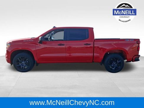Used 2022 Chevrolet Silverado 1500 Custom image 8