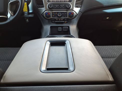 Used 2018 Chevrolet Tahoe LS RWD image 18