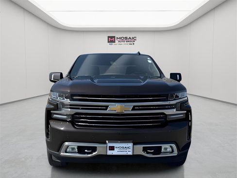 Used 2019 Chevrolet Silverado 1500 High Country w/ Technology Package image 9