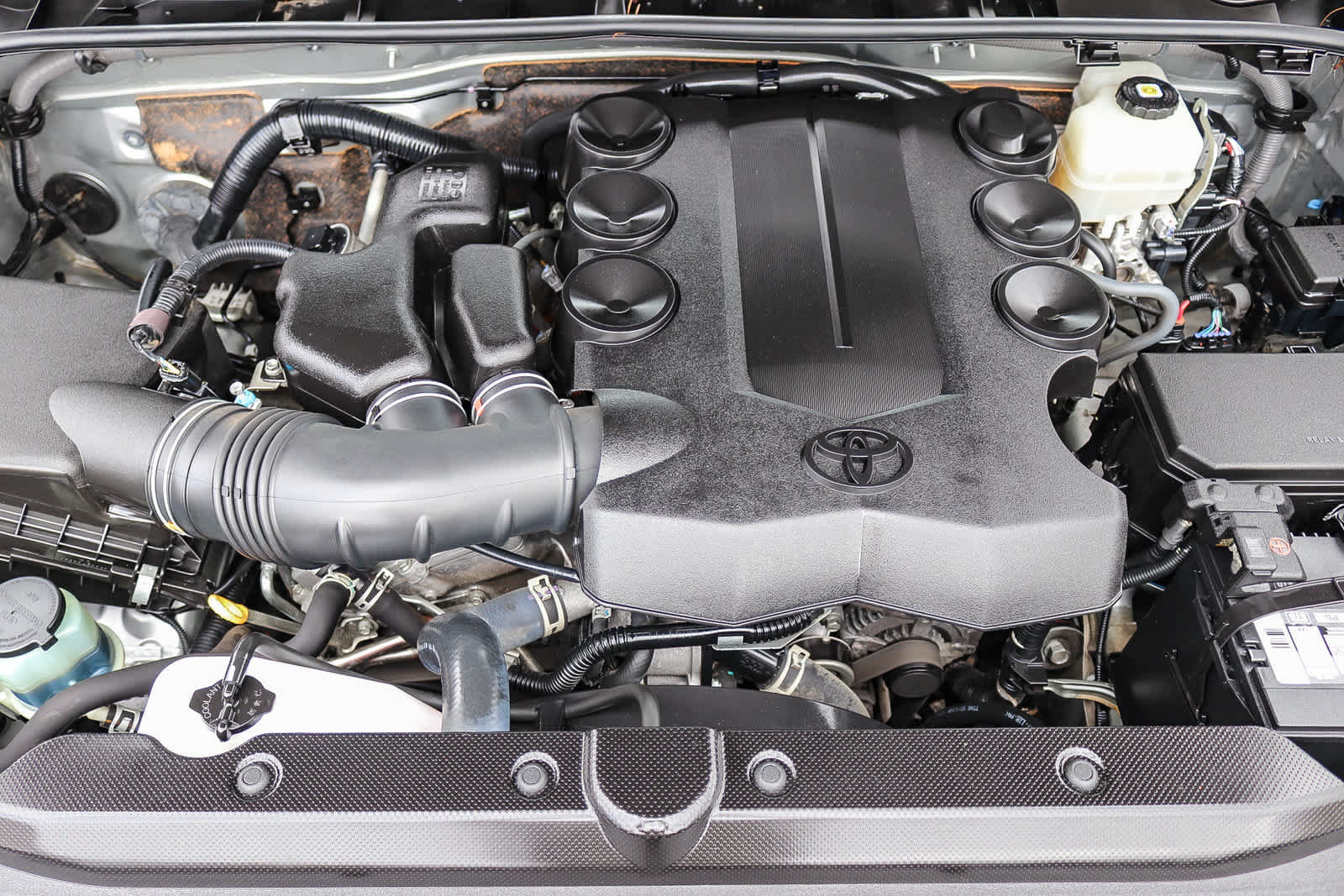 Used 2021 Toyota 4Runner SR5 AWD/4WD image 27
