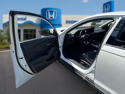 Used 2023 Honda Accord Touring image 12