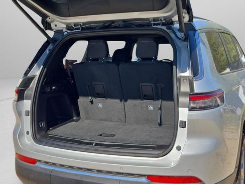 New 2025 Jeep Grand Cherokee L Laredo w/ Luxury Tech Group I RWD image 27
